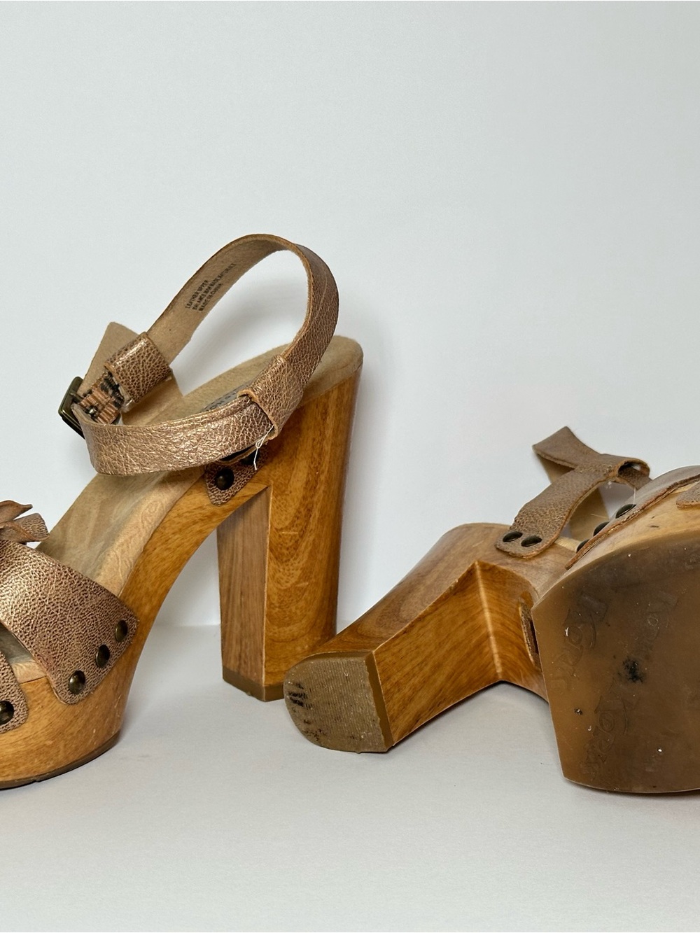 Korks by Kork-Ease Gold Flower Platform Heels Sandals size 6 - Picture 5 of 9